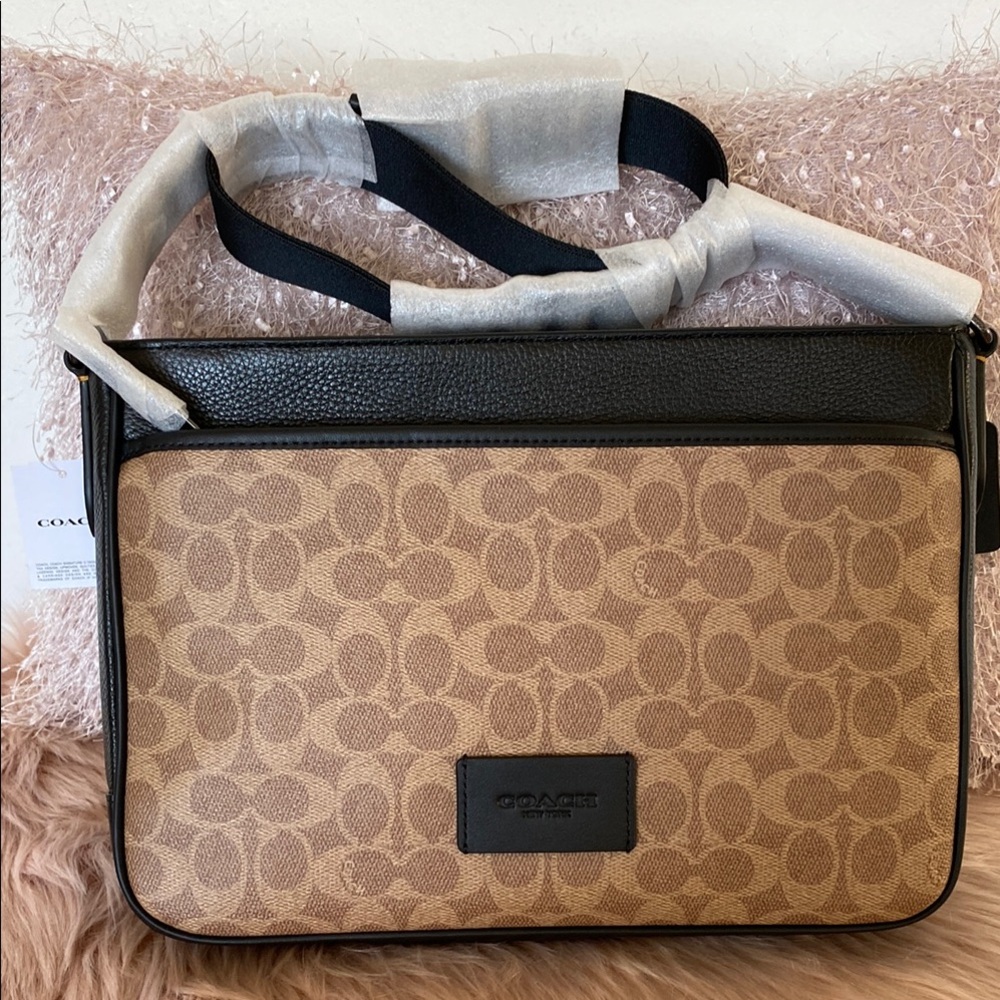 NWT Coach District Crossbody Bag In Signature Canvas